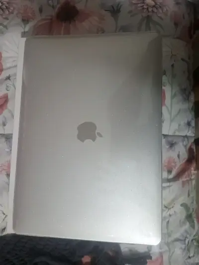 Laptop MacBook Air M1 con teclado retroiluminado - miniatura 2