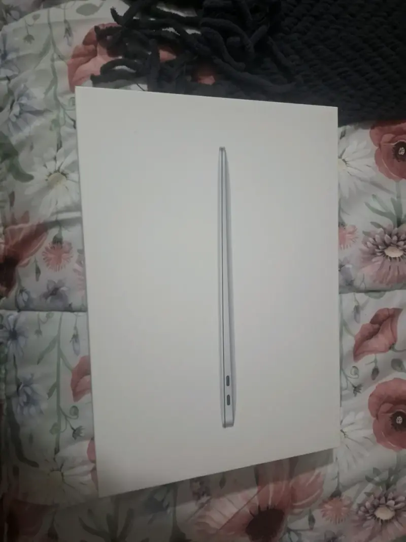 Laptop MacBook Air M1 con teclado retroiluminado - 3