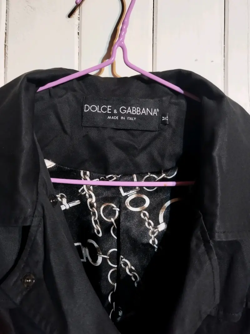Abrigo negro Dolce & Gabbana elegante - 2