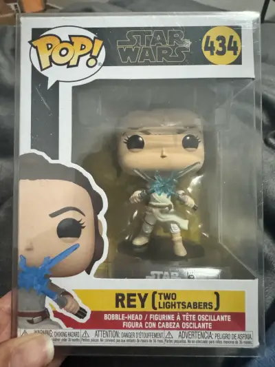 Funko Pop Star Wars Rey con dos sables - miniatura 1