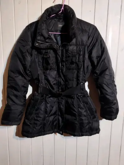 Chaqueta negra Esprit con cinturón - miniatura 1