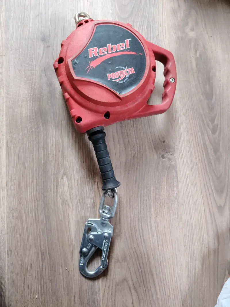 Retráctil de seguridad Protecta Rebel 3590318 - 2