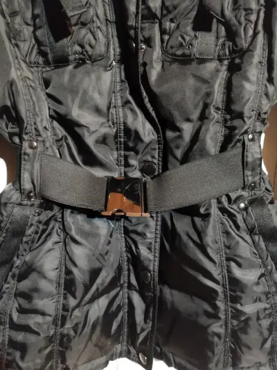 Chaqueta negra Esprit con cinturón - miniatura 3