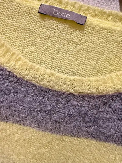 Suéter a rayas amarillo y gris para mujer - miniatura 3
