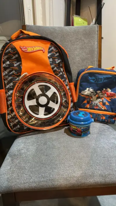 Set escolar Hot Wheels mochila y lonchera - miniatura 1