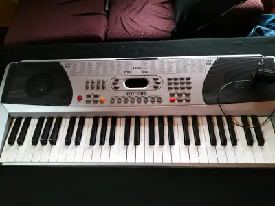 Teclado electrónico Bontempi con adaptador - miniatura 1