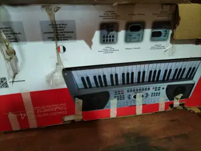 Teclado electrónico Bontempi con adaptador - miniatura 2