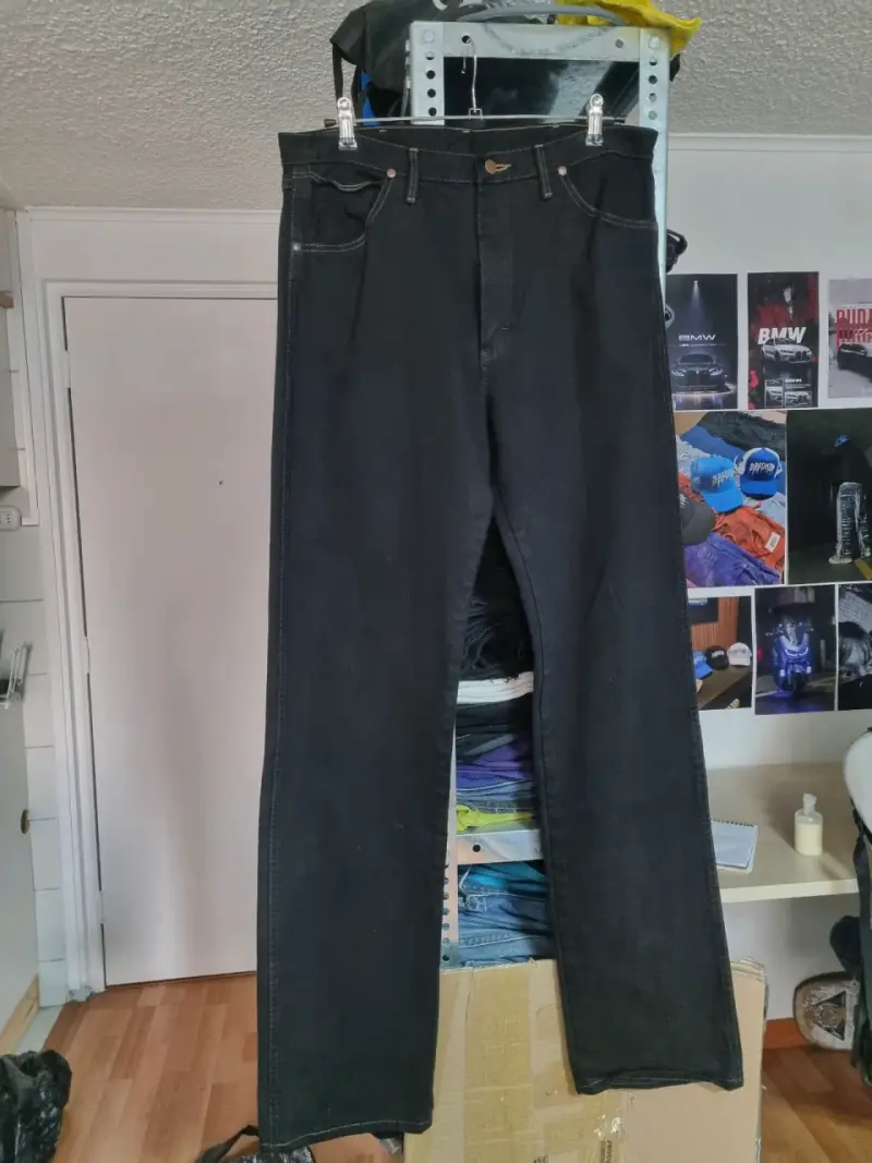 Jeans Wrangler negros talla 34x36 - 2