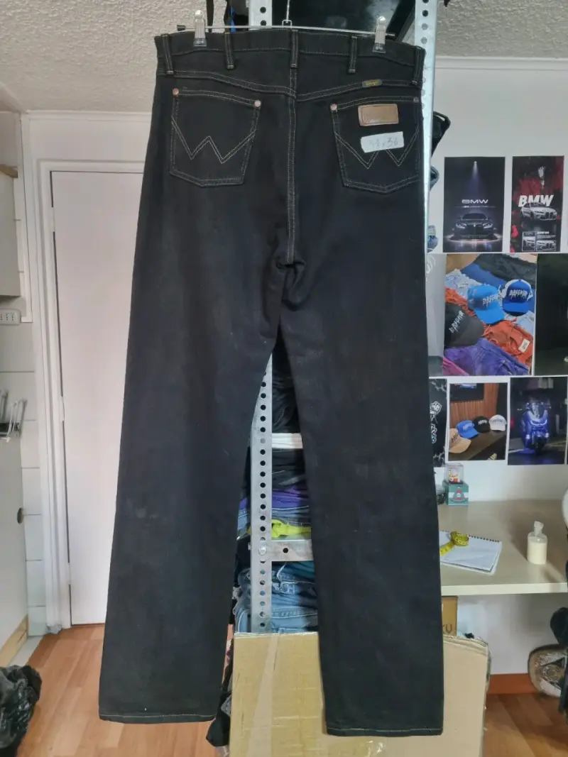 Jeans Wrangler negros talla 34x36 - 3