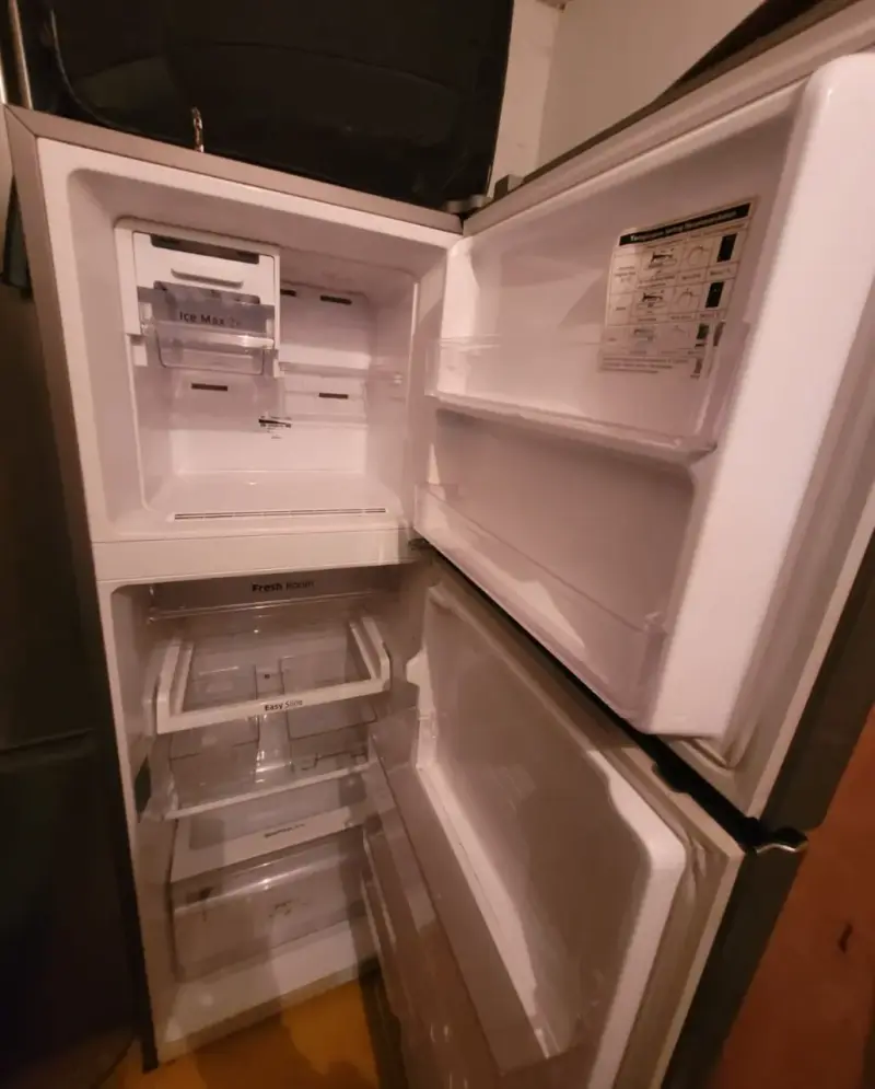 Refrigerador Samsung de dos puertas en acero inoxidable - 2