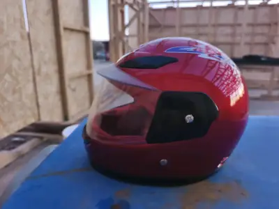 Casco de moto integral rojo con visera - miniatura 1