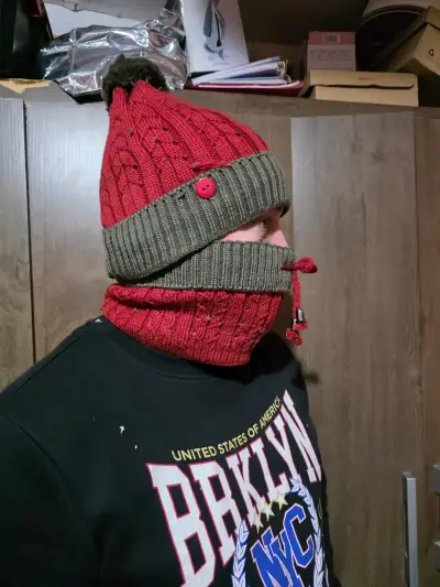 Gorro y bufanda de lana tejidos a mano - miniatura 3