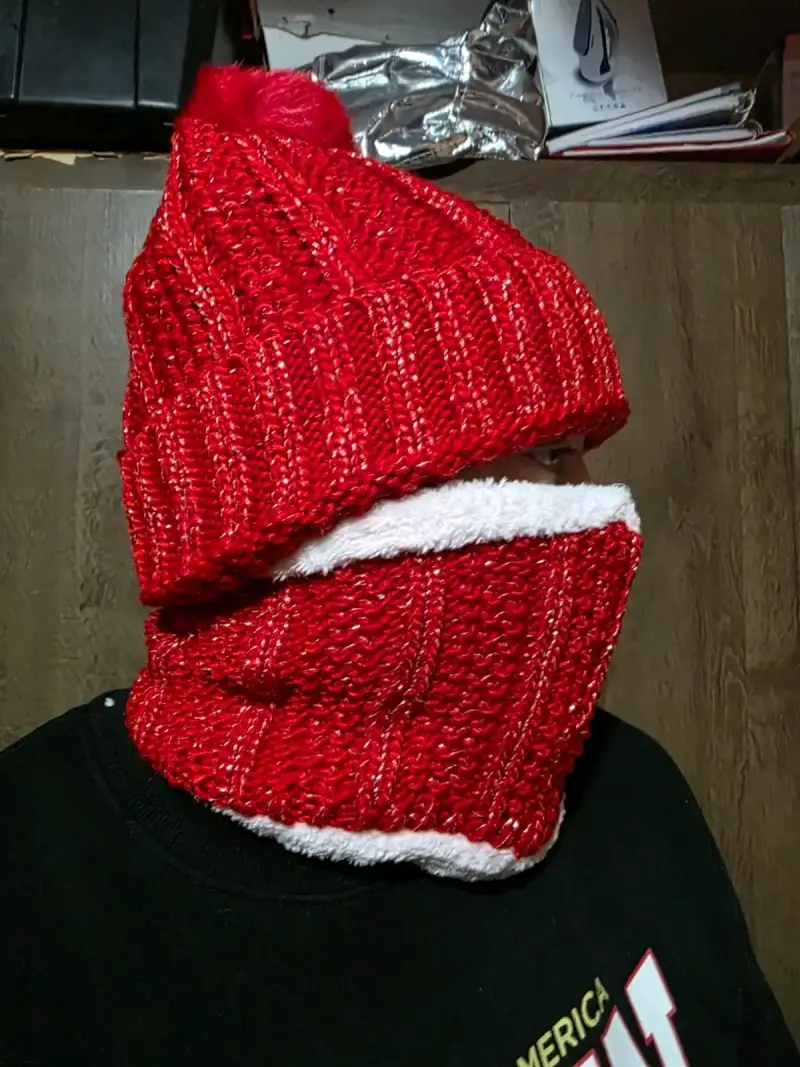 Gorro y bufanda de lana tejidos a mano - 6