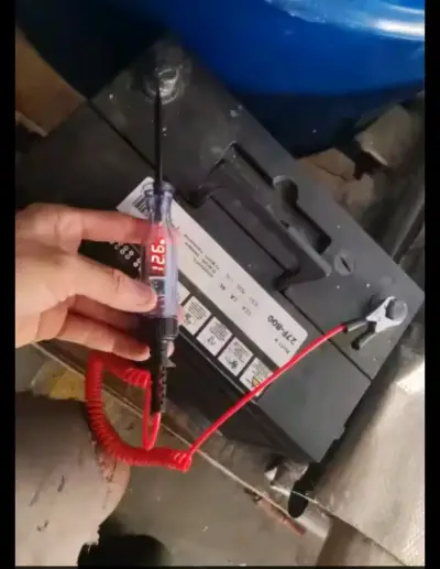 Tester de voltaje digital con pantalla LED - miniatura 4
