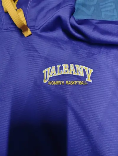 Polerón con capucha Nike UAlbany morado - miniatura 2