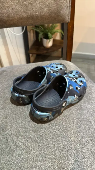 Zuecos infantiles camuflados azul y negro - miniatura 3