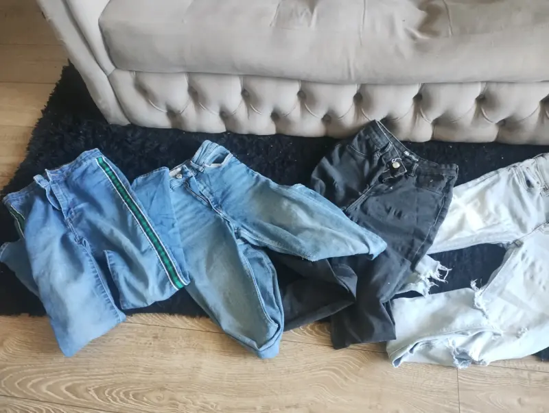 Lote de jeans para mujer en varios colores
