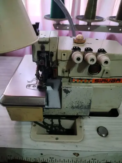 Máquina de coser industrial Siruba - miniatura 1