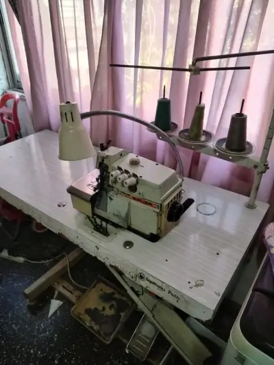 Máquina de coser industrial Siruba - miniatura 2