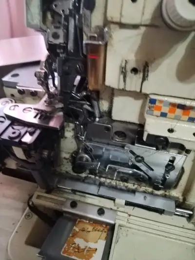 Máquina de coser industrial Siruba - miniatura 3