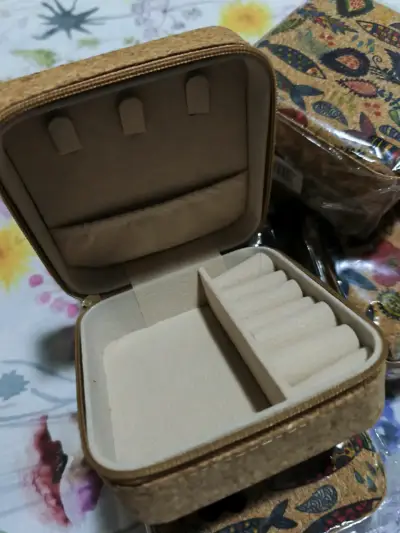 Joyero de viaje!Estuche organizador de corcho - miniatura 3