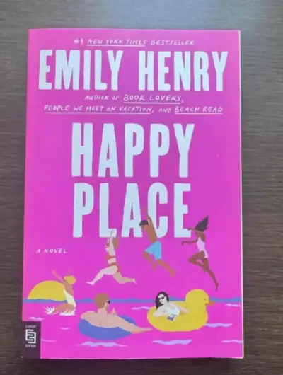 Libro 'Happy Place' de Emily Henry - miniatura 1