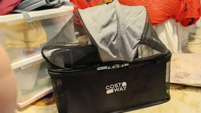 Cuna portátil Costway con malla para mascotas. - miniatura 1