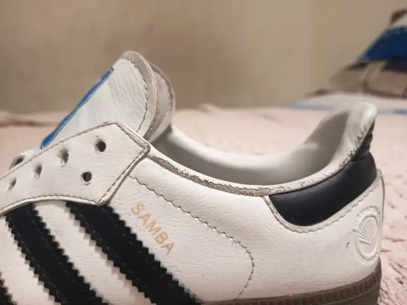 Zapatillas deportivas blancas con suela de goma - 6