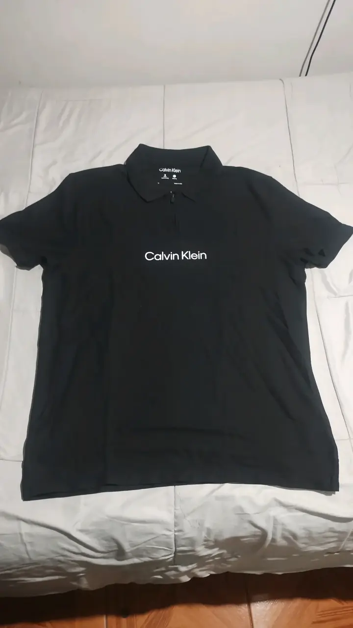 Polera Calvin Klein negra con cierre talla M - 2