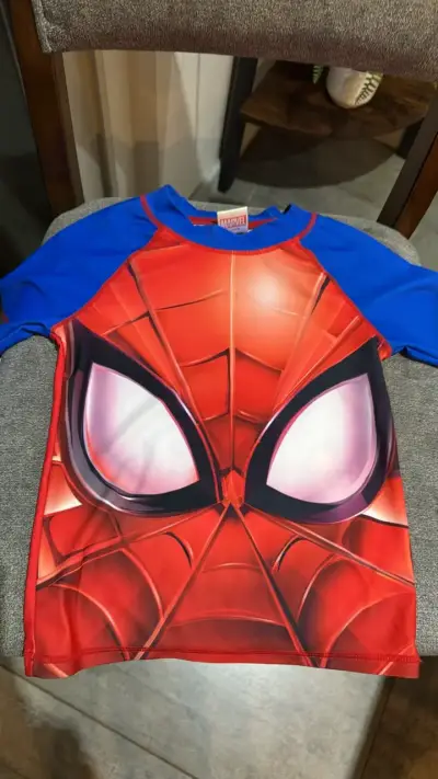 Polera UV Marvel Spiderman para niños - miniatura 1