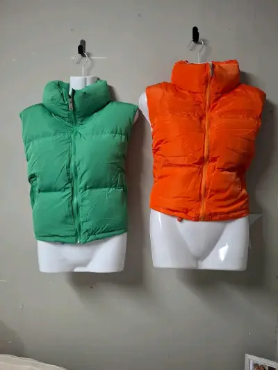 Puffa acolchados sin mangas verde y naranja - miniatura 1