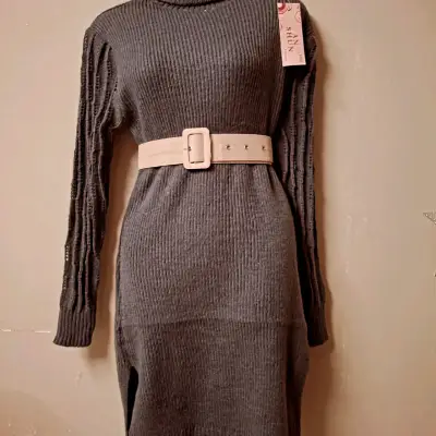 Vestido de lana gruesa (no incluye cinturon) - miniatura 3