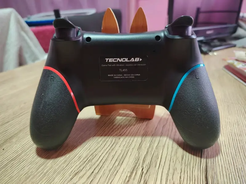 Control inalámbrico para videojuegos negro - 2
