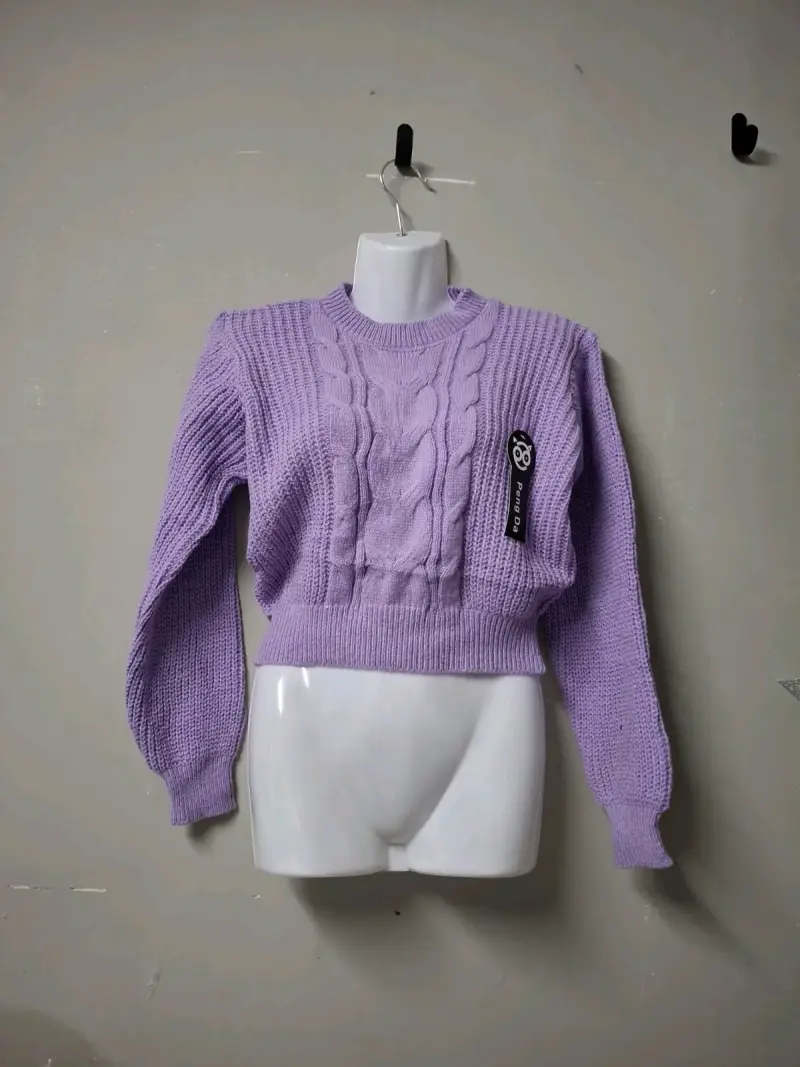 Suéter morado de punto grueso para mujer - 1