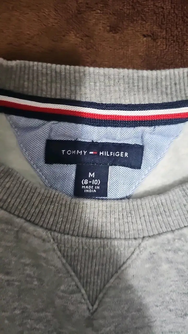 Polerón Tommy Hilfiger gris con franjas - 2