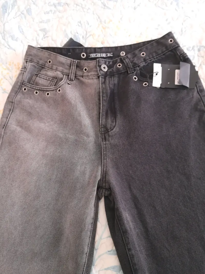 Jeans bicolor de mezclilla con ojales - 3