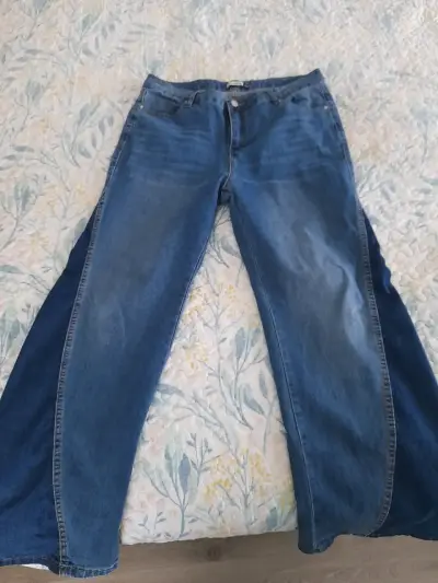 Jeans acampanados de mezclilla azul - miniatura 1