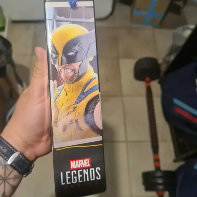 Figura de acción Wolverine Marvel Legends - miniatura 1