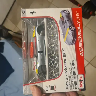 Kit de ensamblaje Ferrari Monza SP1 1:24 - miniatura 1