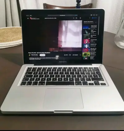MacBook Pro 2012 en buen estado - miniatura 2