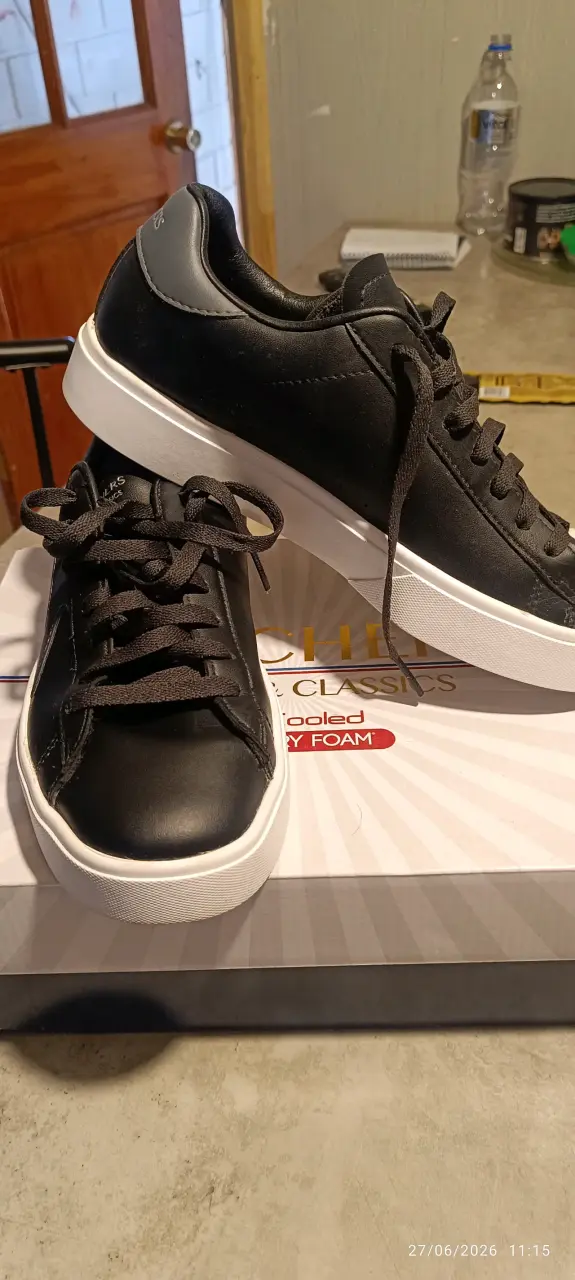 Zapatillas negras Skechers de cuero - 2