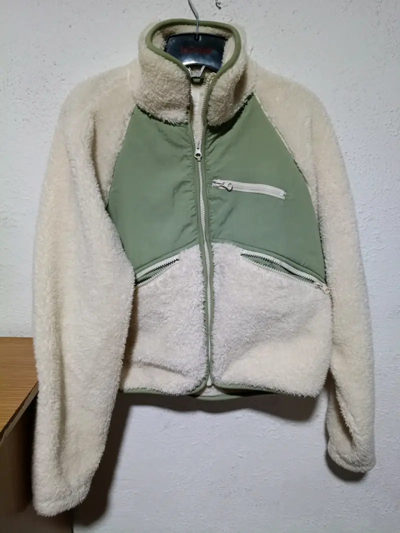Chaqueta polar bicolor con cierre