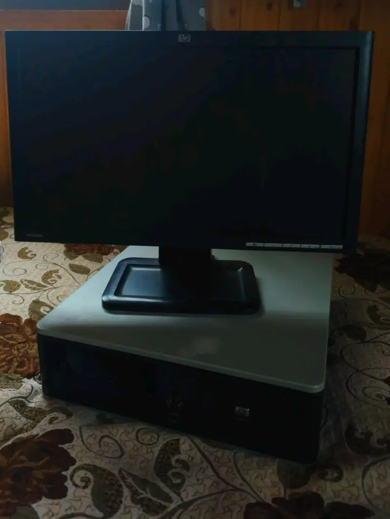 Computador de escritorio HP sin monitor - 1