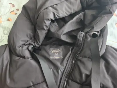 Chaqueta acolchada negra con capucha talla L - miniatura 2