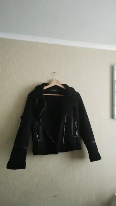 Chaqueta sherpa negra con cierre - miniatura 2
