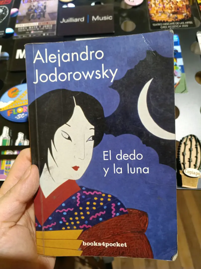 Libro 'El dedo y la luna' de Alejandro Jodorowsky - 1