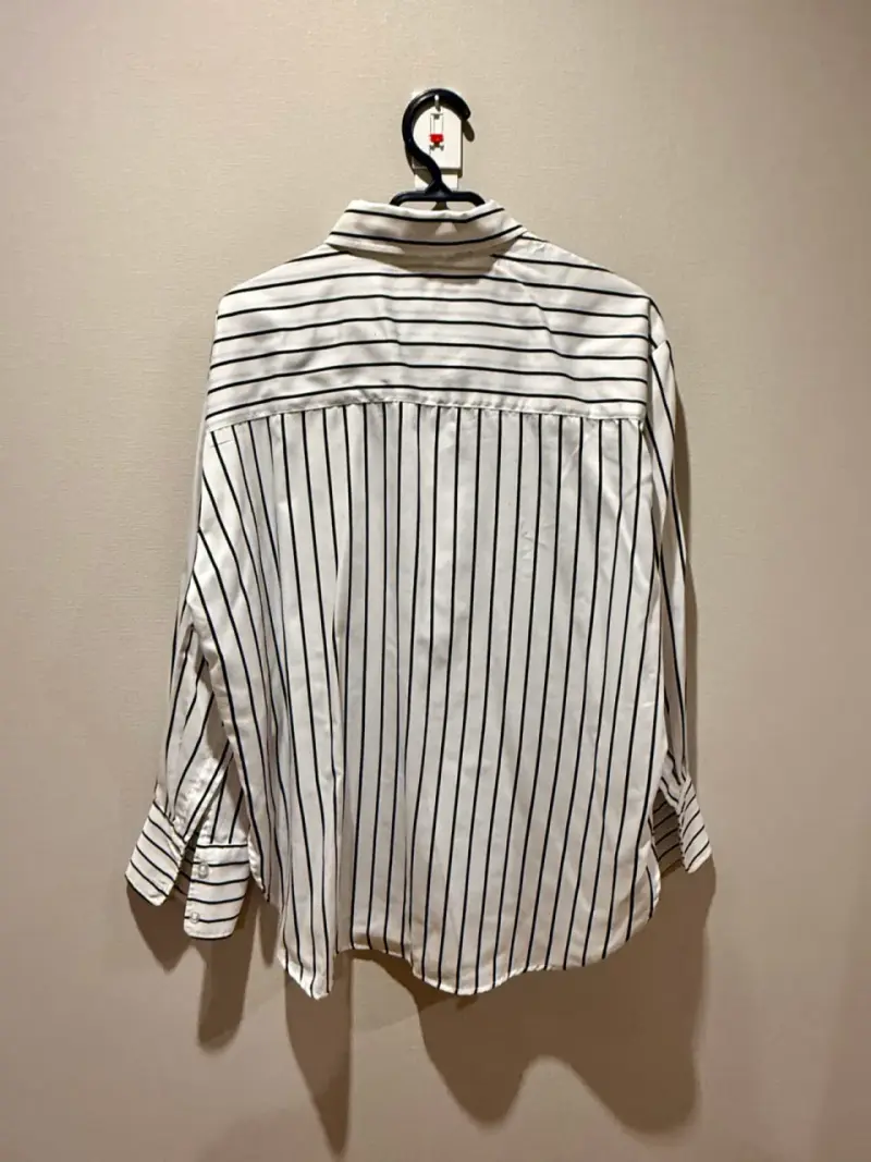 Camisa a rayas blancas y negras - 3