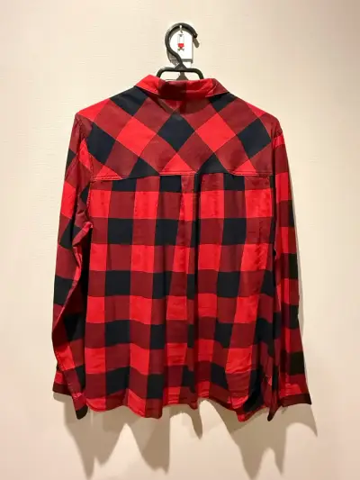 Camisa a cuadros roja y negra - miniatura 3