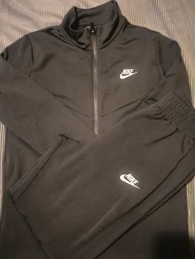 Conjunto deportivo Nike negro para hombre - miniatura 2