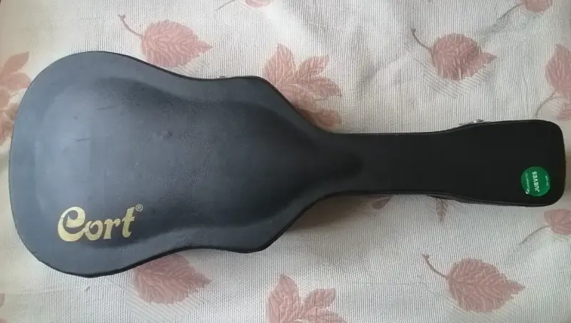 Guitarra Cort electroacústica c / nylon con case - 2